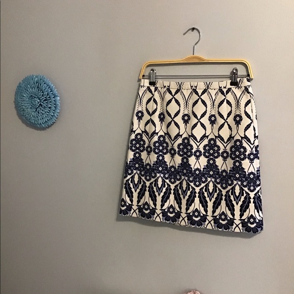 🍃NWOT J. Crew Blue Floral A-line Skirt. Sz 0 🌿 - Picture 2 of 5